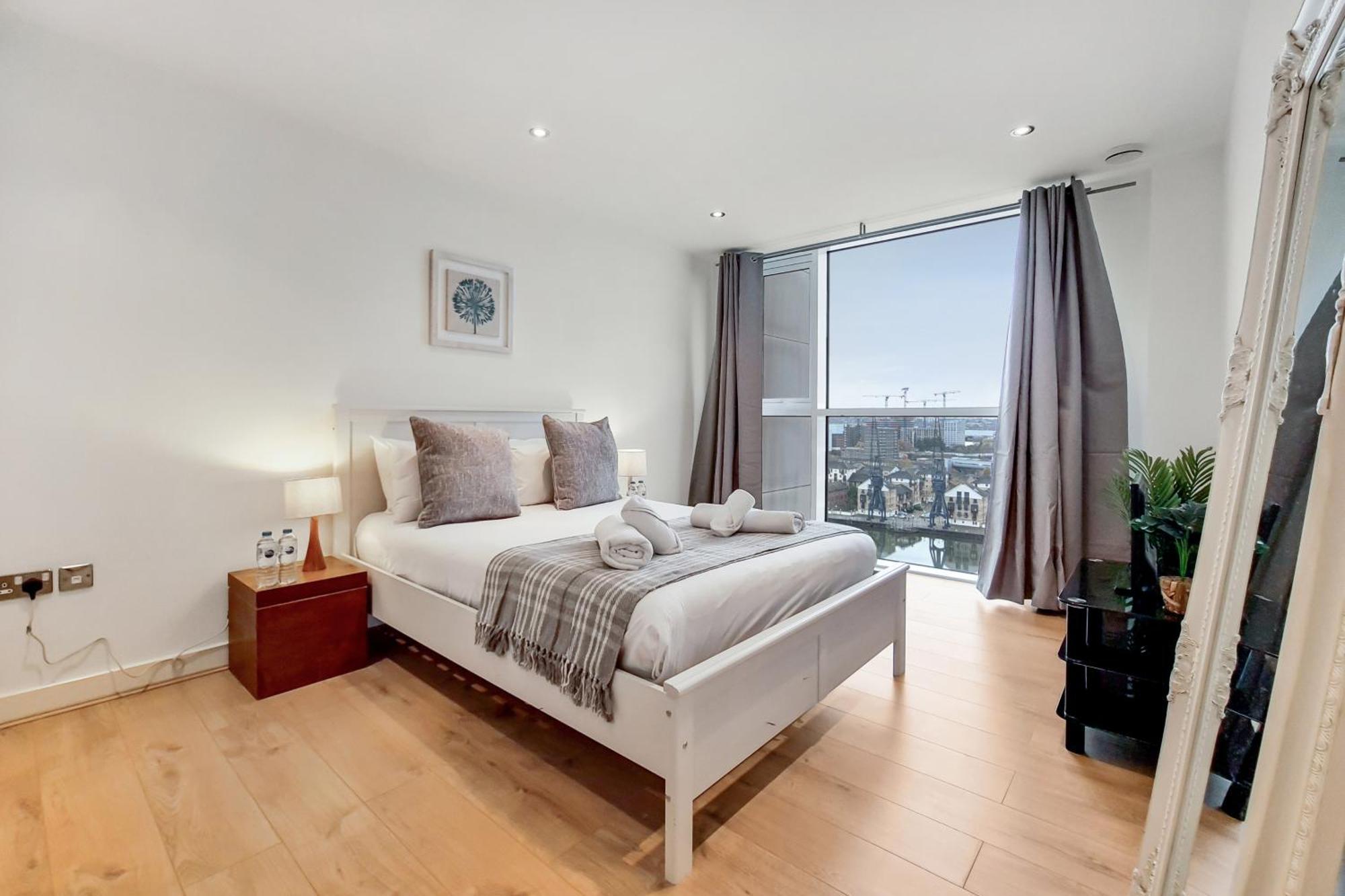 Deluxe Two Bed Apartment With River & City View Londres Exterior foto